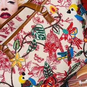 🦜 🫦 🦜• 🌹 America & Beyond x Glitz Vibes 🌹• 🌼 🦜 🌺